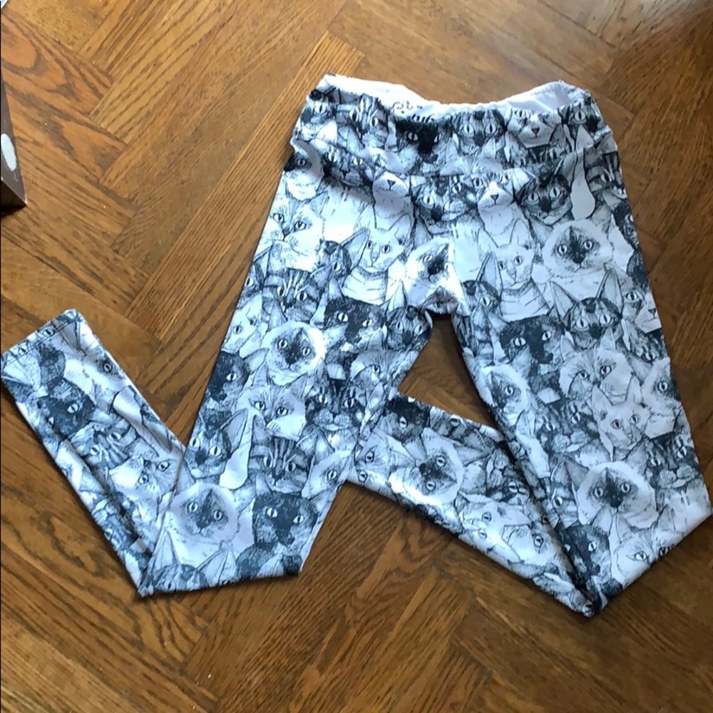 Small Cat Print Yoga Pants. - image 1